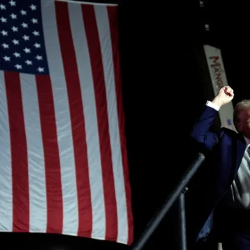 Donald Trump Makes Crude Joke About Arnold Palmer At Pennsylvania Rally