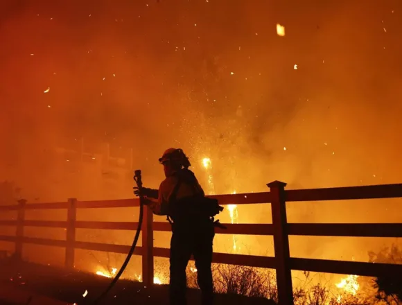Massive Franklin Fire In Malibu Only 7% Contained