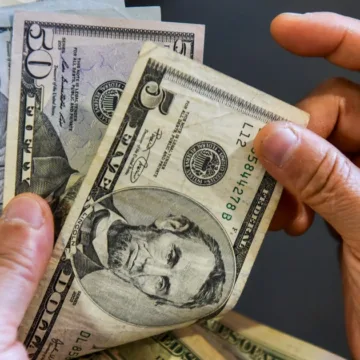 20241227-interest-rate-sj-229p-950653.jpg If interest rates remain ‘higher for longer,’ the winners are those with cash accounts