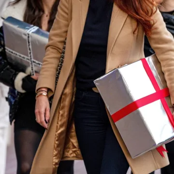 231115-san-francisco-holiday-shopping-2022-ac-1056p-47a620.jpg 36% of Americans took on holiday debt this year — averaging $1,181 — survey finds. These tips can help