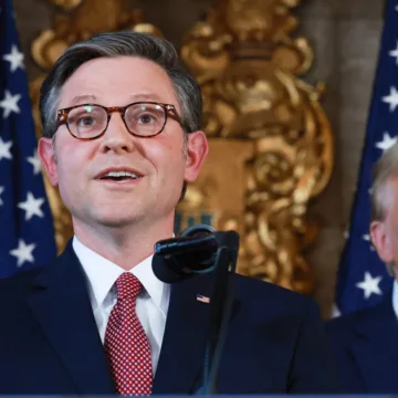 240924-mike-johnson-donald-trump-se-1103a-19f83e.jpg Donald Trump backs Mike Johnson to remain House speaker