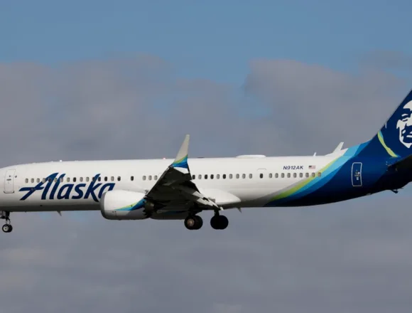 Horizon Air plane was struck by an eagle, forcing flight back to the airport