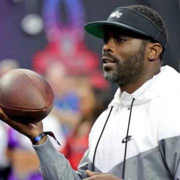 241216-michael-vick-al-1413-81e64b.jpg Michael Vick hired as head coach at Norfolk State: Reports