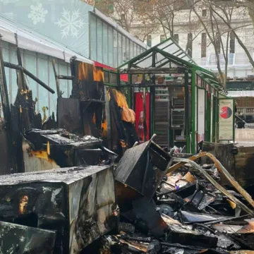 241227-Bryant-Park-fire-aa-211p-f75f1e.jpg Bryant Park’s Winter Village kiosk catches fire