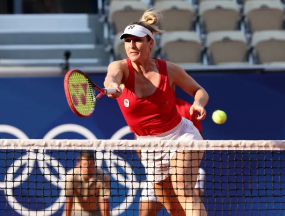 Tennis pro Gabriela Dabrowski reveals she played Wimbledon and Olympics amid breast cancer treatment