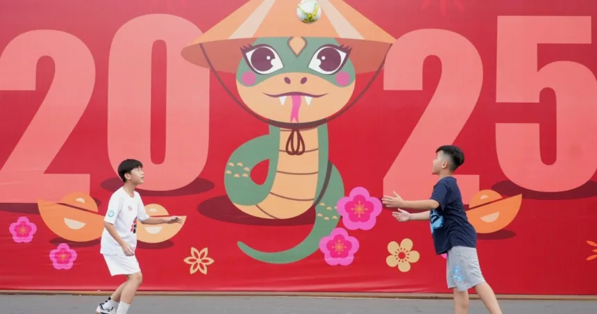 World waves goodbye to tumultuous 12 months