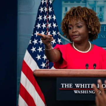 White House holds press briefing