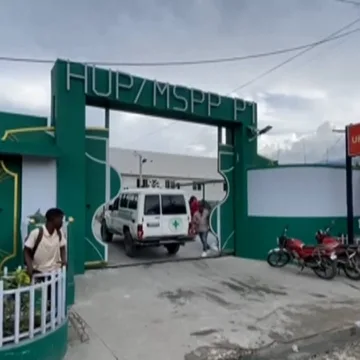 Armed men open fire on journalists at Haiti hospital reopening