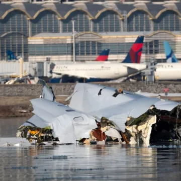 DC plane crash black boxes recovered from American Airlines jet