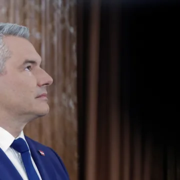 Austrian chancellor quits as bid to form coalition without far right falls apart