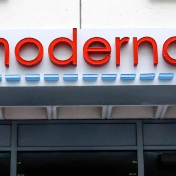 As bird flu concerns grow, scientists race to develop new vaccines