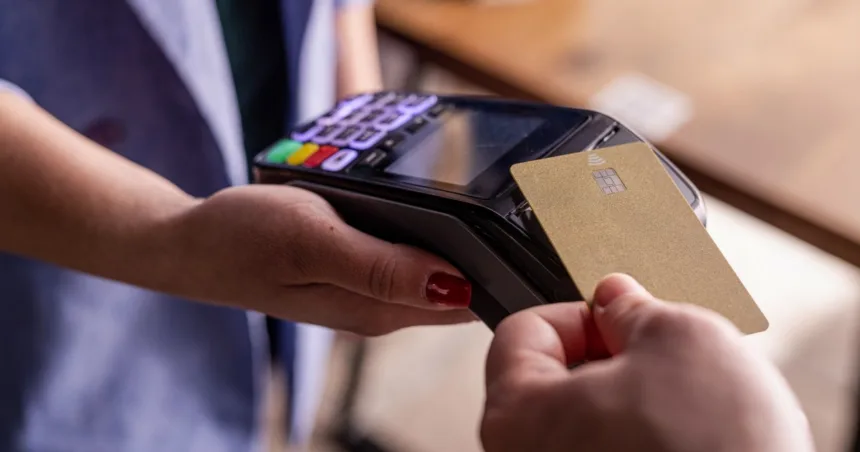 A record number of consumers are making minimum credit cards payments as delinquencies also rise