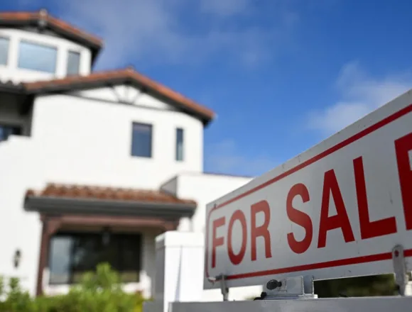 Mortgage demand dives nearly 22% to end 2024