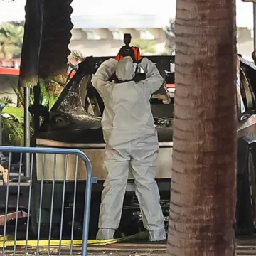 250102-vegas-trump-tesla-wc-0743-d92c44.jpg Officials ID person who rented Cybertruck used in explosion outside of Las Vegas Trump hotel