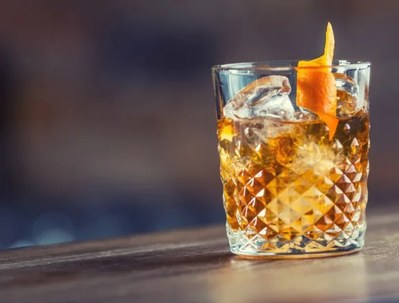 Alcohol labels should carry cancer risk warning, U.S. surgeon general urges