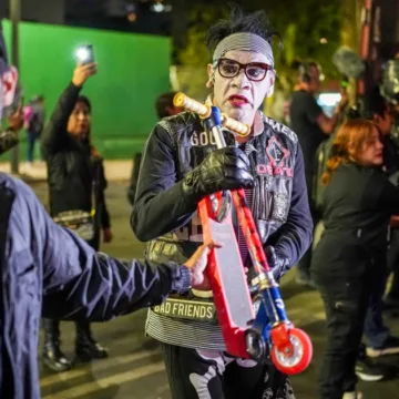 250107-The-Punk-Kings-ch-1209-e4467c.jpg Punks distribute toys to children in need for Three Kings Day in Mexico City