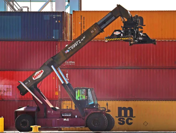 Dockworkers union, port companies reach tentative 6-year deal