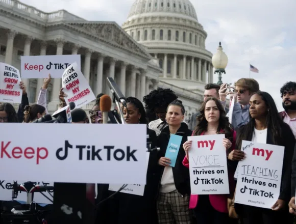 Supreme Court considers whether to allow TikTok ban to take effect