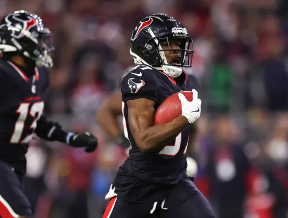 Houston Texans return blocked extra point for two points after miracle touchdown