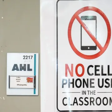 A growing number of states are considering bills to ban cellphones in schools