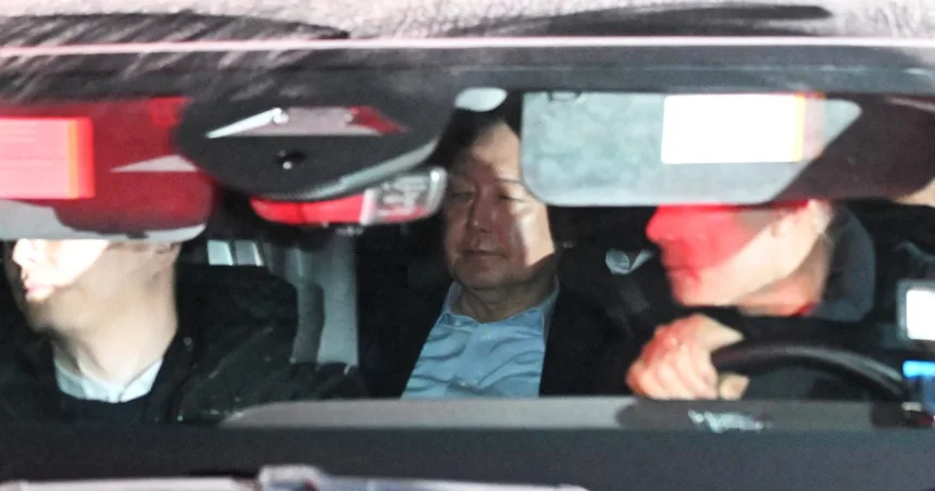 250116-south-korea-yoon-mb-0714-c2205d.jpg Detained South Korean President Yoon refuses second day of questioning