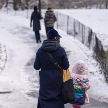 Preparations made as U.S. braces for freezing temperatures, snow