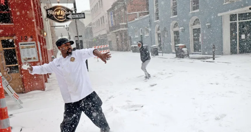 Record snowfall in New Orleans brings headaches — and some fun