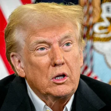 White House warns Republicans to get behind Trump nominees