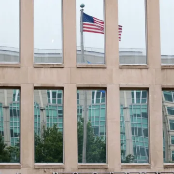 ‘Fear’ and ‘chaos’ grip federal workers as Trump rapidly remakes the government