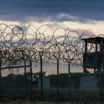 Trump directs Pentagon, DHS to prepare migrant housing at Guantanamo Bay