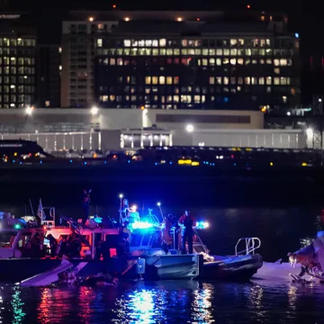 Search underway after plane, helicopter crash near DCA – NBC4 Washington