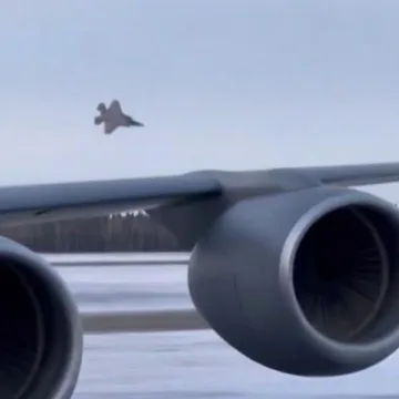 Video captures Air Force F-35 fighter jet crash at Alaska base