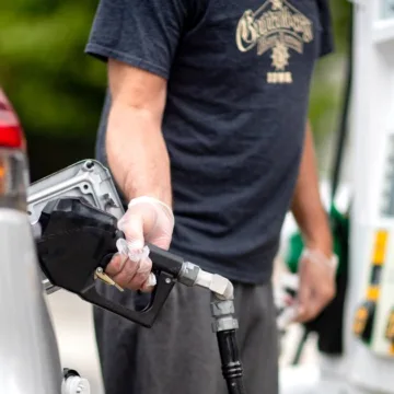 Pump prices set to rise as Trump tariffs hit Canadian, Mexican oil