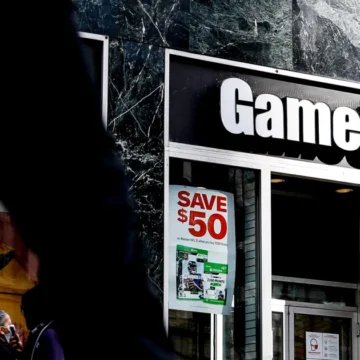 GameStop, MicroStrategy shares rise after Ryan Cohen posts photo with Michael Saylor