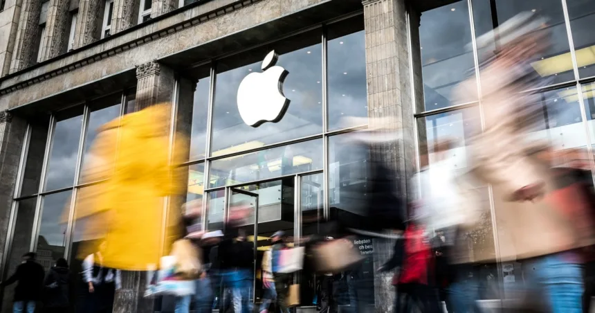 Apple plans $500 billion U.S. investment amid Trump tariff threat