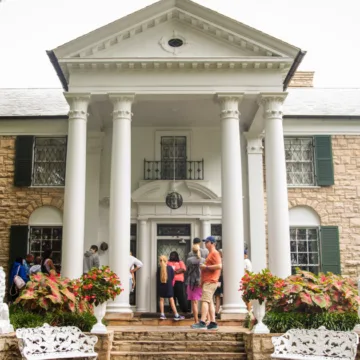 Missouri woman pleads guilty in scheme to steal Graceland