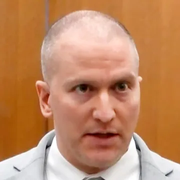 Minneapolis to pay $600,000 to settle with woman who says Derek Chauvin knelt on her neck