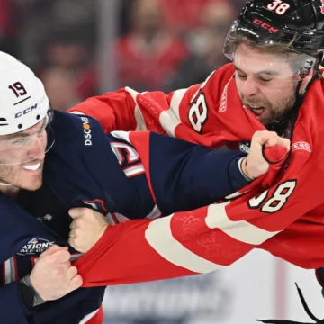 U.S.-Canada hockey game starts with 3 fights in 9 seconds