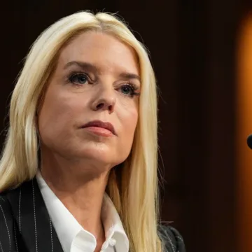 Trump administration sues Illinois and Chicago over immigration policies