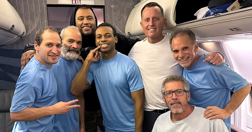 U.S. envoy leaves Venezuela with six Americans after meeting with President Nicolas Maduro