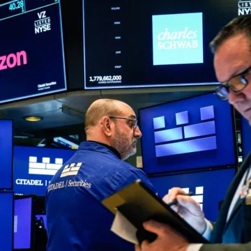 U.S. stock futures plummet after Trump hits U.S. trading partners with tariffs