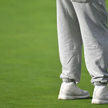 Golf pro Jason Day wore sweatpants at Pebble Beach and caused a furor among fans