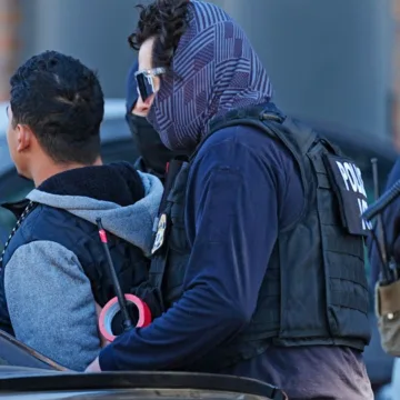 ICE raids Denver-area apartment buildings