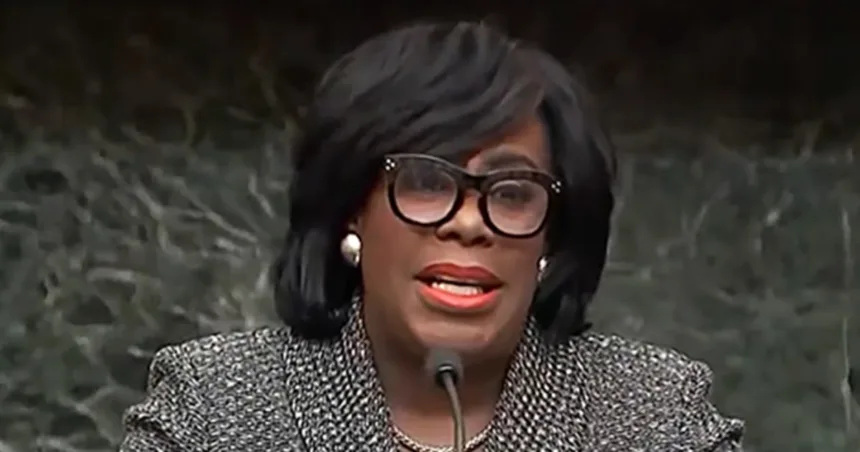 Don’t climb onto anything, Philadelphia mayor asks fans ahead of Super Bowl