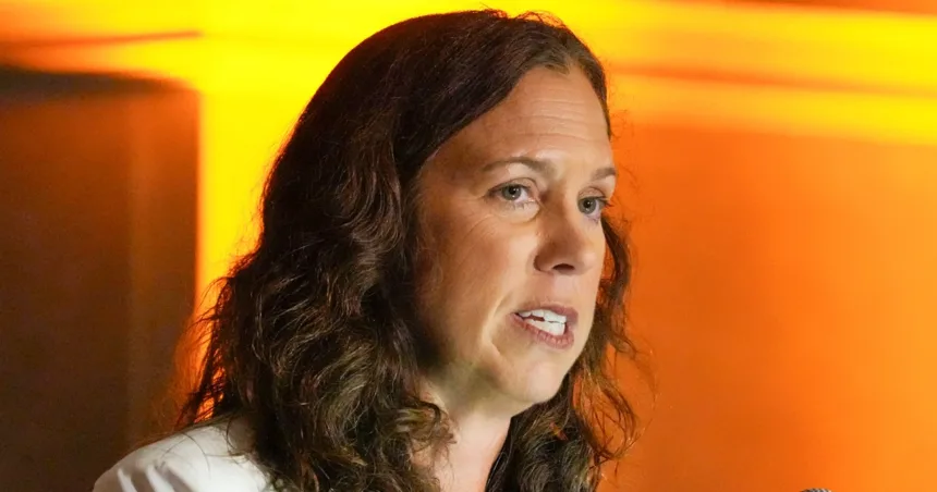 Trump dismisses head of the National Archives