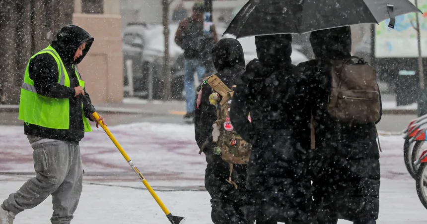Weekend winter storm to drop snow and freezing rain from Midwest to Northeast