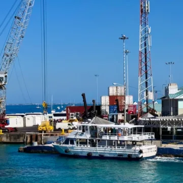 Magnitude 7.6 earthquake shakes western Caribbean