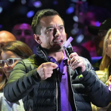 Ecuador’s conservative incumbent Daniel Noboa and leftist lawyer Luisa González advance to presidential runoff