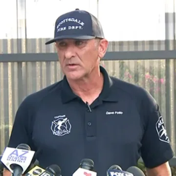 1 dead in Arizona after jet hits plane parked near Scottsdale airport