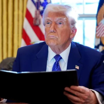 Trump administration starts mass layoffs across government